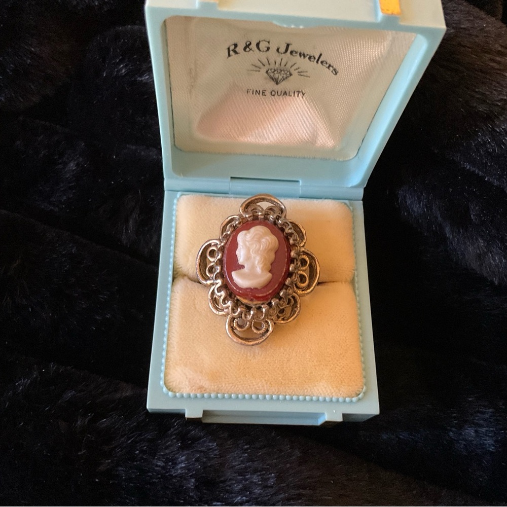 Cameo Vintage ring